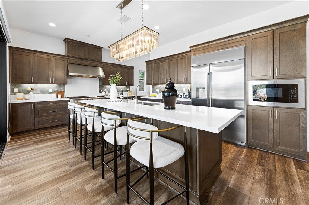Lake Forest, California, 92630, United States, 5 Bedrooms Bedrooms, ,6 BathroomsBathrooms,Residential,Active,1801044