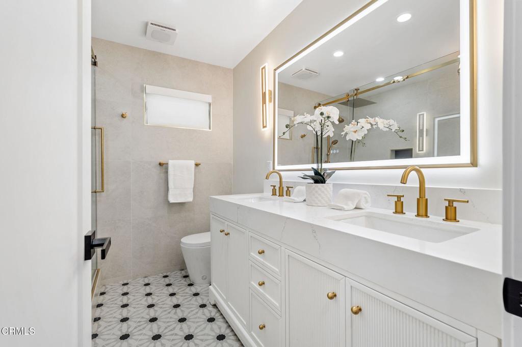 Ventura, California, 93003, United States, 4 Bedrooms Bedrooms, ,3 BathroomsBathrooms,Residential,Active,1936147