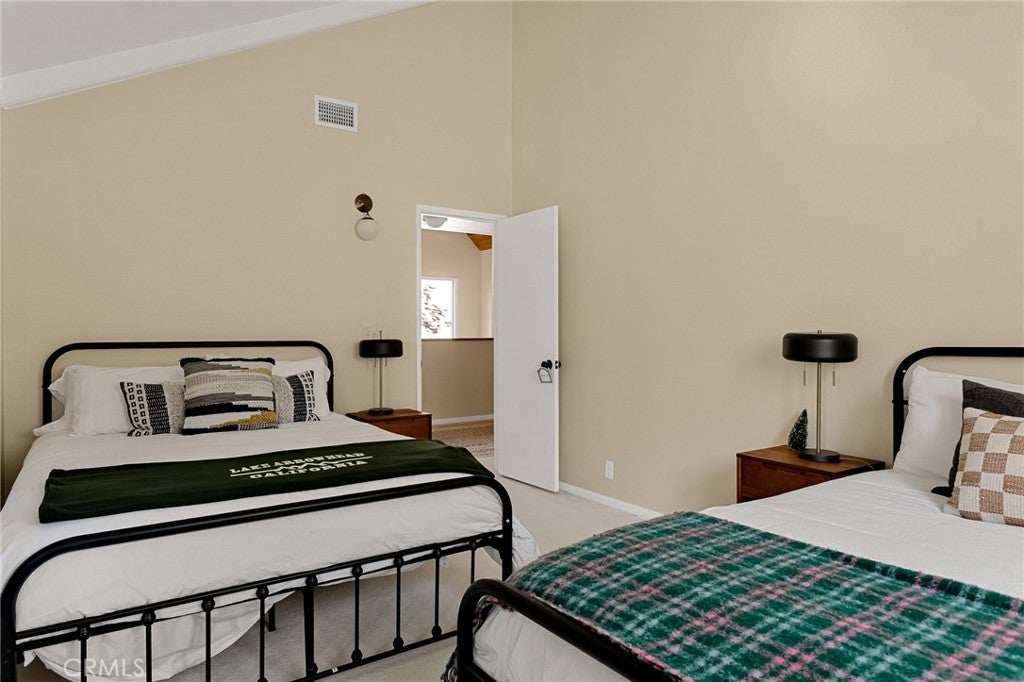 Lake Arrowhead, California, 92352, United States, 4 Bedrooms Bedrooms, ,4 BathroomsBathrooms,Residential,Active,2001372