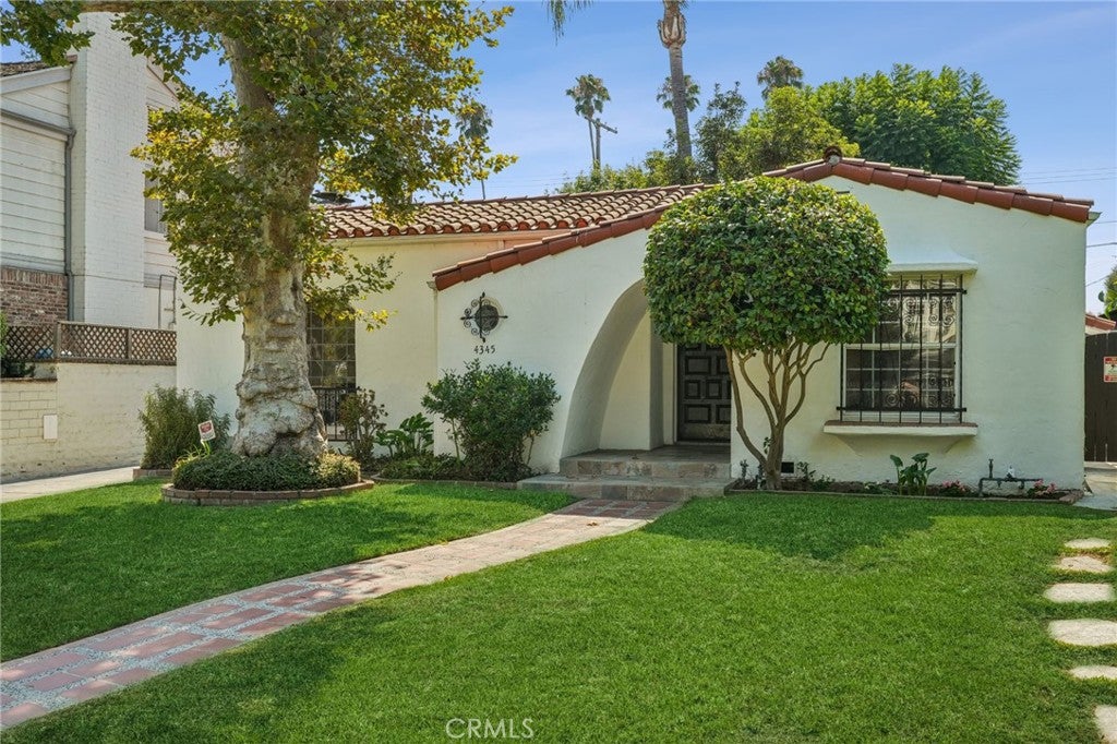 North Hollywood, California, 91602, United States, 3 Bedrooms Bedrooms, ,2 BathroomsBathrooms,Residential,Active,1914796