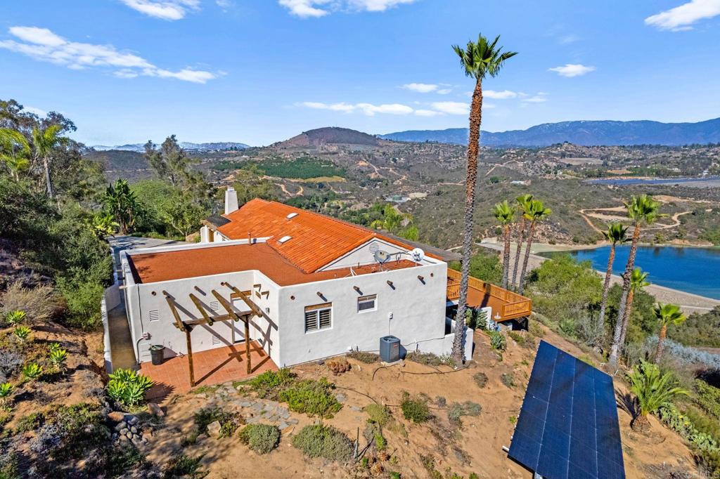 Escondido, California, 92026, United States, 3 Bedrooms Bedrooms, ,2 BathroomsBathrooms,Residential,Active,1972147