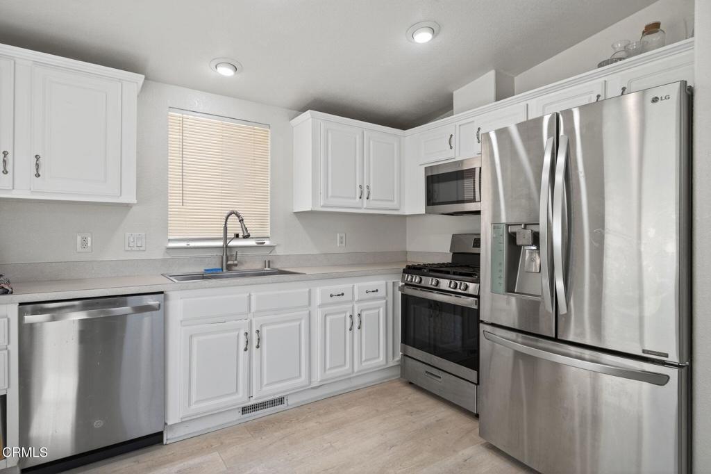 Camarillo, California, 93010, United States, 5 Bedrooms Bedrooms, ,5 BathroomsBathrooms,Residential,Active,1914579