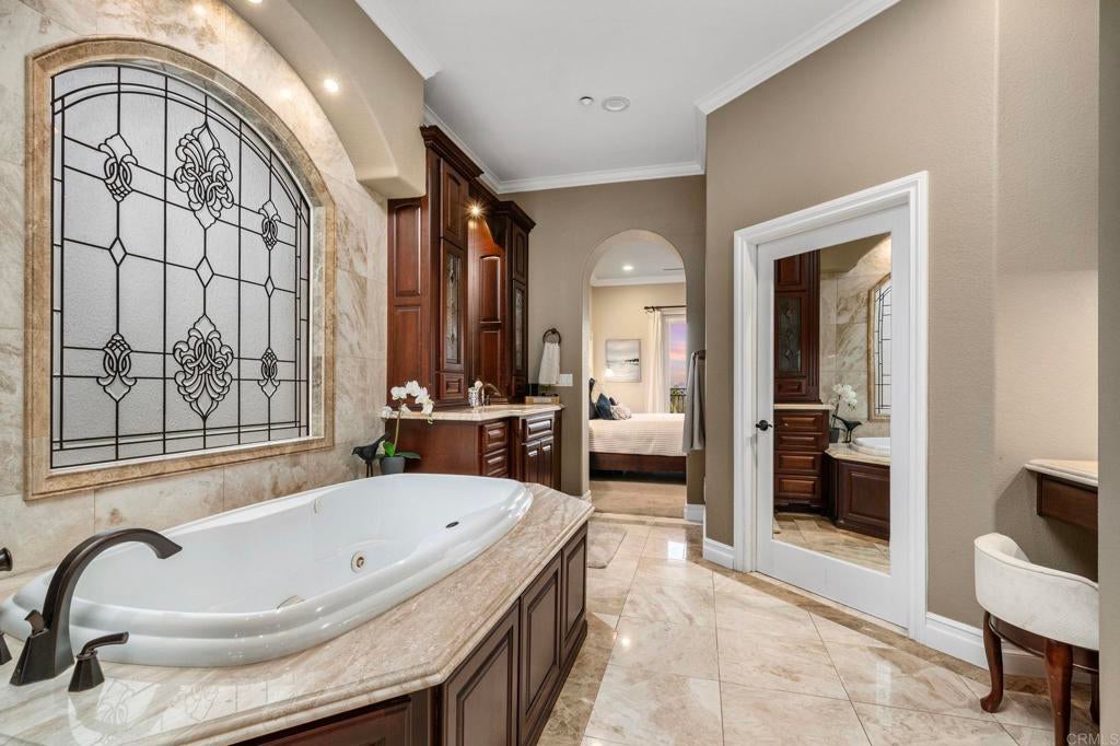 Escondido, California, 92025, United States, 5 Bedrooms Bedrooms, ,4 BathroomsBathrooms,Residential,Active,1969680