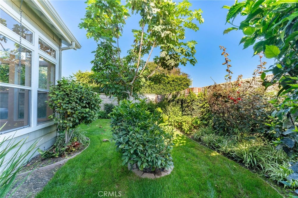 Costa Mesa, California, 92627, United States, 4 Bedrooms Bedrooms, ,3 BathroomsBathrooms,Residential,Contingent,1986895