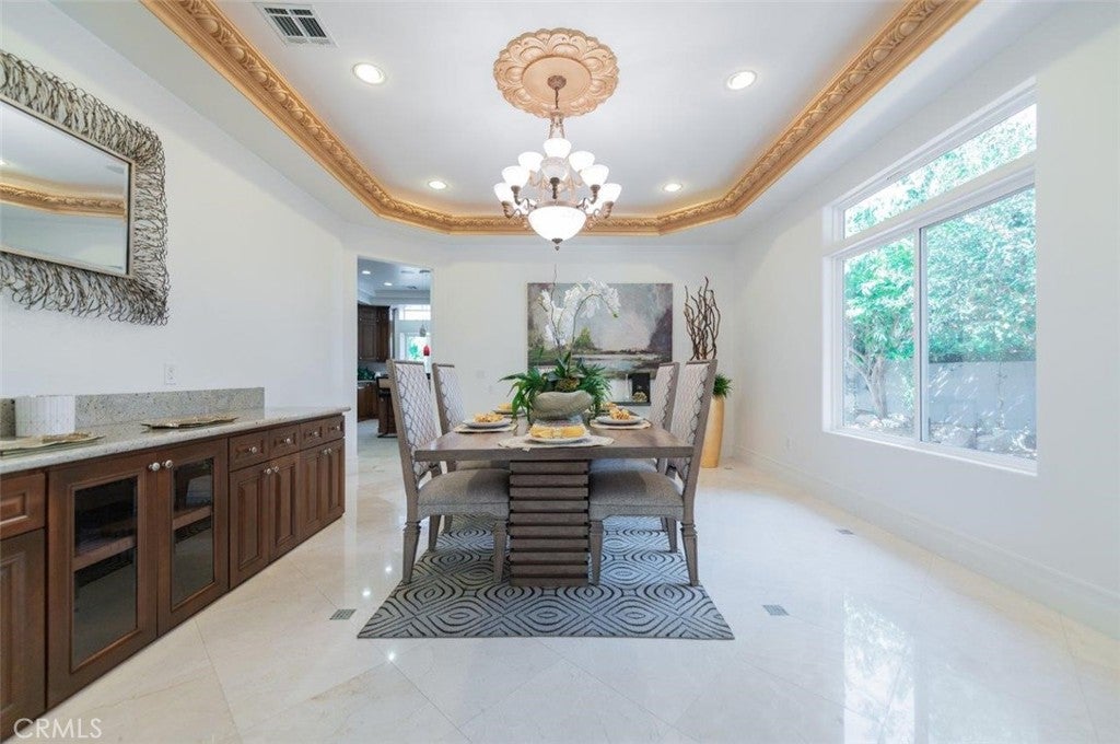 Pasadena, California, 91107, United States, 6 Bedrooms Bedrooms, ,5 BathroomsBathrooms,Residential,Active,1914920
