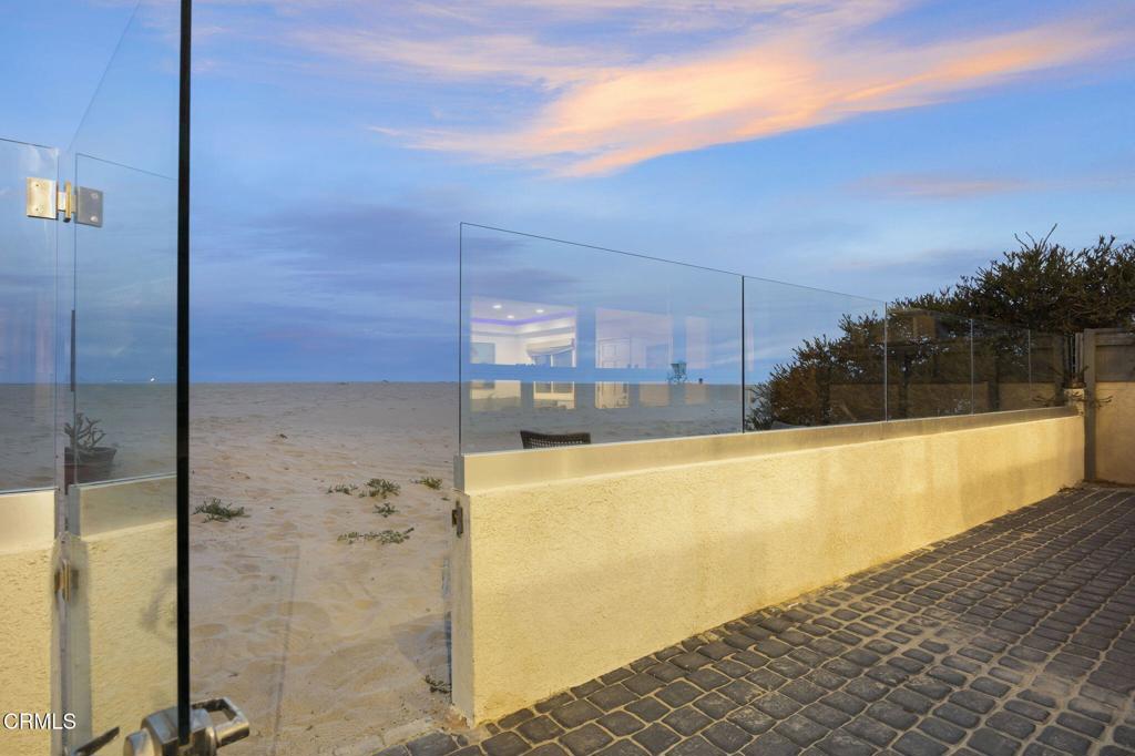 Oxnard, California, 93035, United States, 3 Bedrooms Bedrooms, ,4 BathroomsBathrooms,Residential,Active,1905342