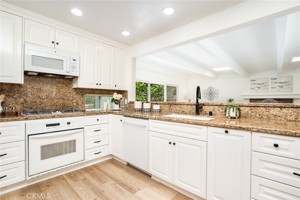 Huntington Beach, California, 92647, United States, 4 Bedrooms Bedrooms, ,3 BathroomsBathrooms,Residential,Active,2037145