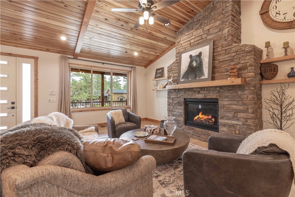 Big Bear City, California, 92314, United States, ,4 BathroomsBathrooms,Residential,Active,1839760