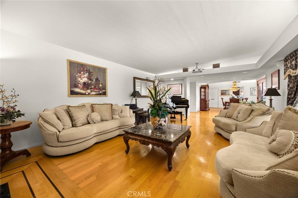 Bradbury, California, 91008, United States, 5 Bedrooms Bedrooms, ,5 BathroomsBathrooms,Residential,Active,1944055