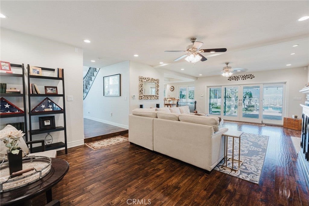 Santa Clarita, California, 91350, United States, 6 Bedrooms Bedrooms, ,5 BathroomsBathrooms,Residential,Active,2006901