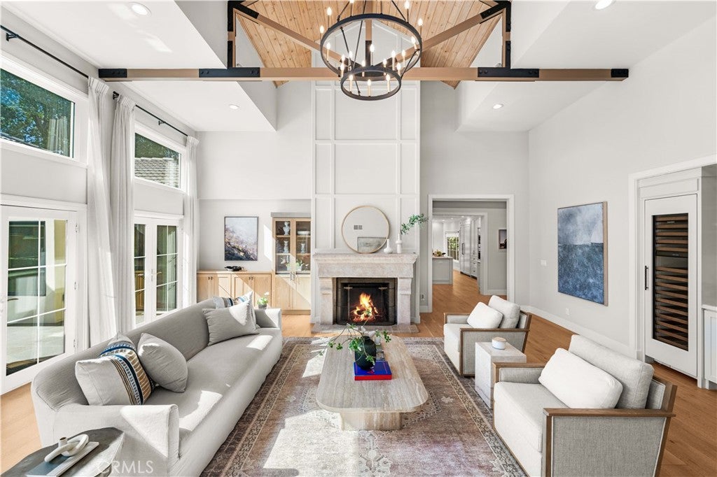 Pasadena, California, 91107, United States, 5 Bedrooms Bedrooms, ,6 BathroomsBathrooms,Residential,Active,1941367