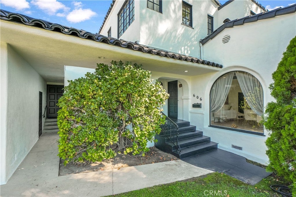 Glendale, California, 91206, United States, 4 Bedrooms Bedrooms, ,3 BathroomsBathrooms,Residential,Active,1963262