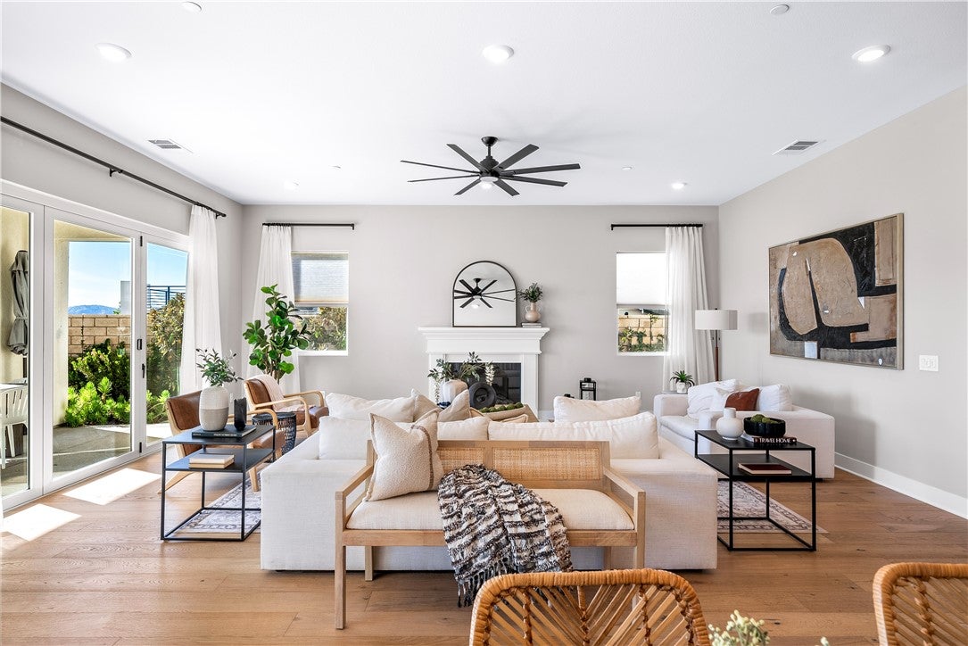 Castaic, California, 91384, United States, 6 Bedrooms Bedrooms, ,6 BathroomsBathrooms,Residential,Active,2006979