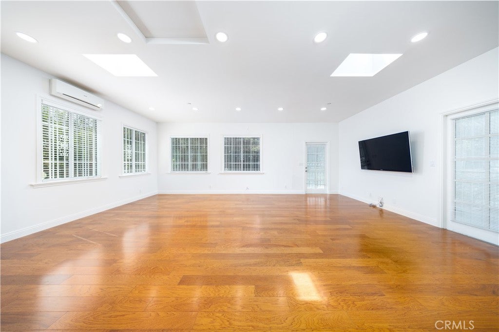 Arcadia, California, 91006, United States, 5 Bedrooms Bedrooms, ,5 BathroomsBathrooms,Residential,Active,1992263