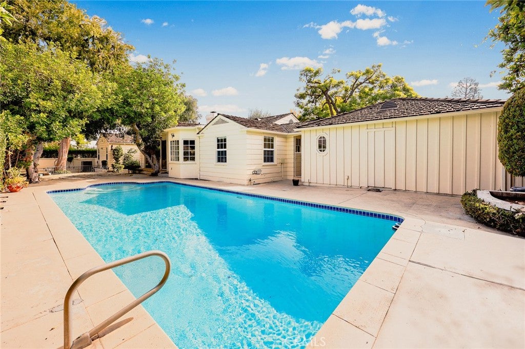 San Marino, California, 91108, United States, 4 Bedrooms Bedrooms, ,3 BathroomsBathrooms,Residential,Active,1993951