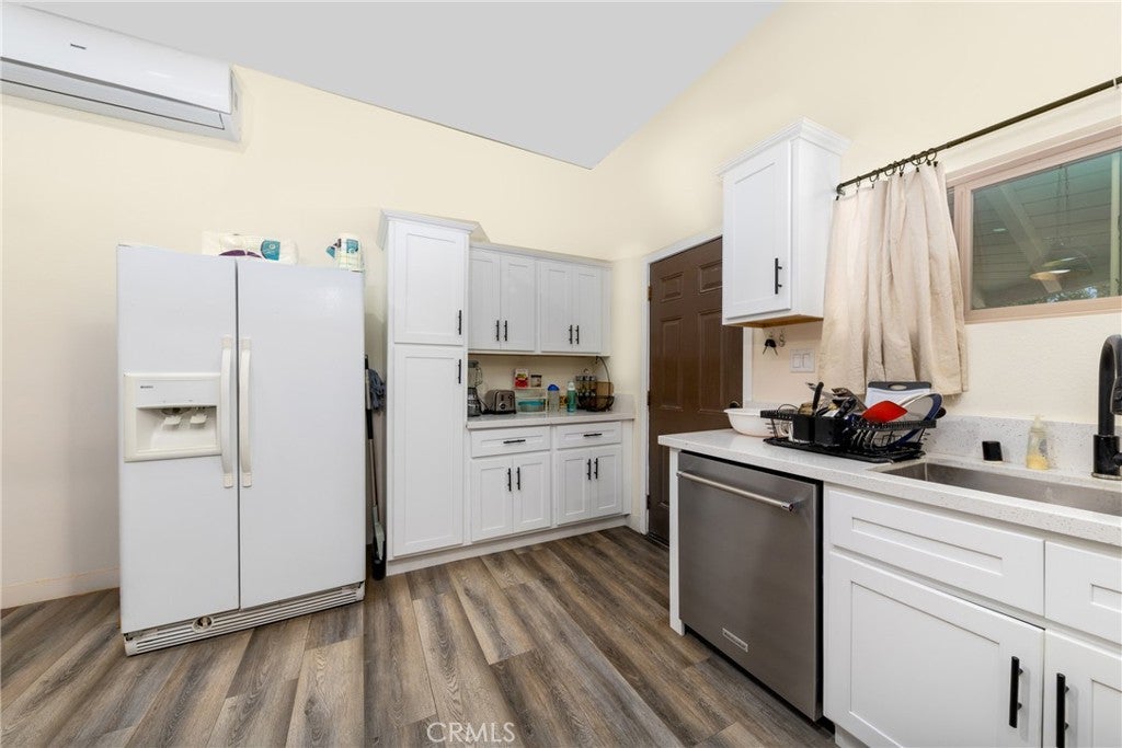 Yucaipa, California, 92399, United States, 5 Bedrooms Bedrooms, ,4 BathroomsBathrooms,Residential,Pending,1985872