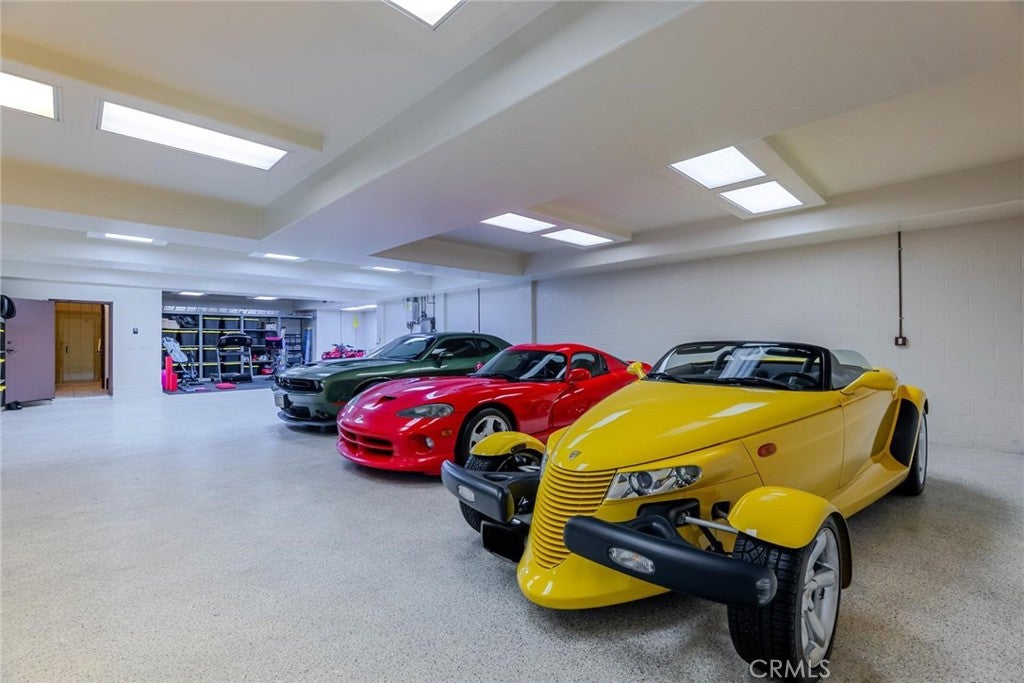 Valencia, California, 91381, United States, 6 Bedrooms Bedrooms, ,11 BathroomsBathrooms,Residential,Active,1959978