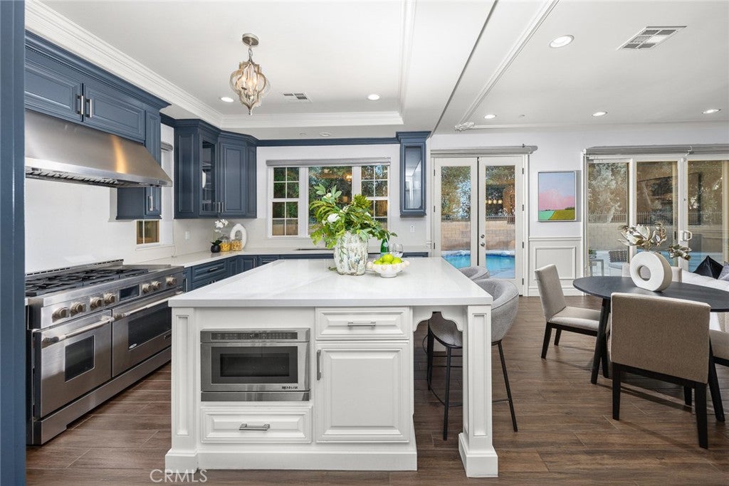 Arcadia, California, 91007, United States, 5 Bedrooms Bedrooms, ,6 BathroomsBathrooms,Residential,Active,1941105