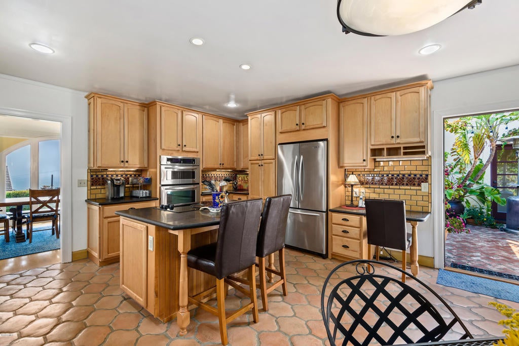 Ventura, California, 93001, United States, 3 Bedrooms Bedrooms, ,3 BathroomsBathrooms,Residential,Active,1944044