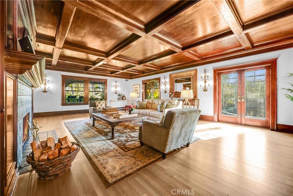 Pasadena, California, 91106, United States, 8 Bedrooms Bedrooms, ,10 BathroomsBathrooms,Residential,Active,1996260