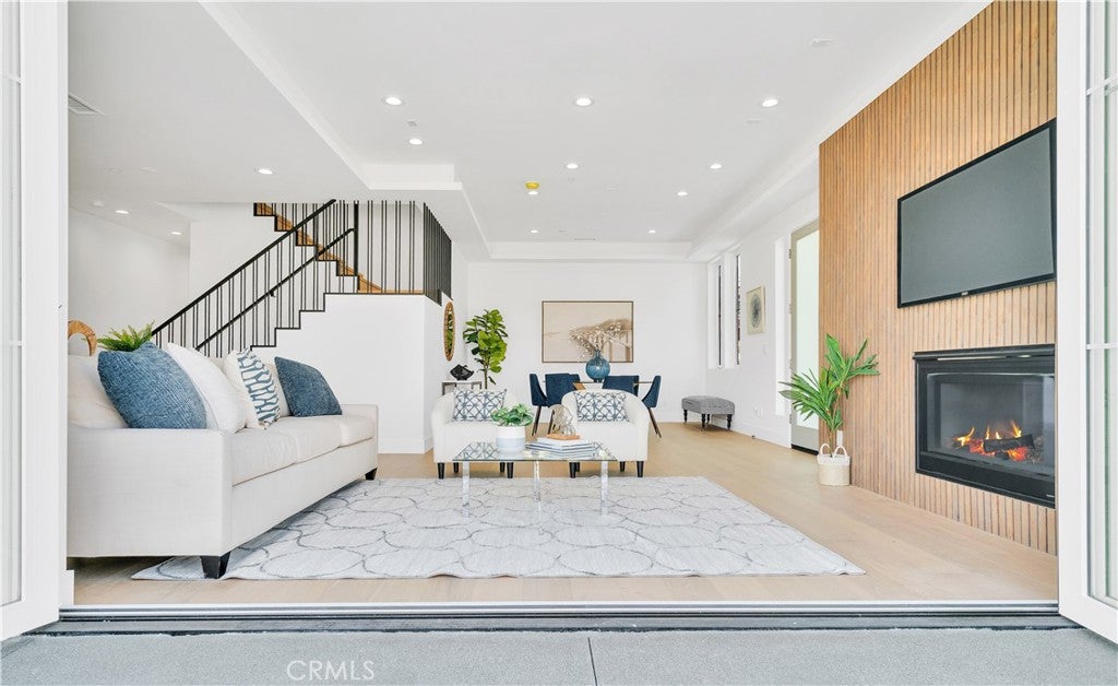 Redondo Beach, California, 90278, United States, 5 Bedrooms Bedrooms, ,5 BathroomsBathrooms,Residential,Active,1959976