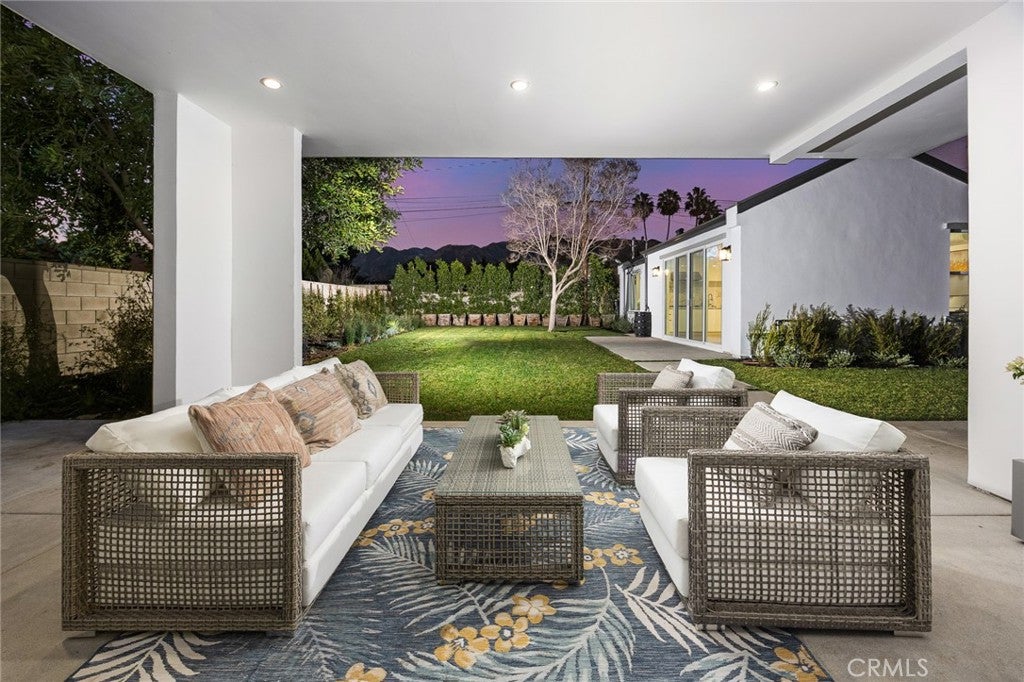 Pasadena, California, 91107, United States, 5 Bedrooms Bedrooms, ,6 BathroomsBathrooms,Residential,Active,2016401