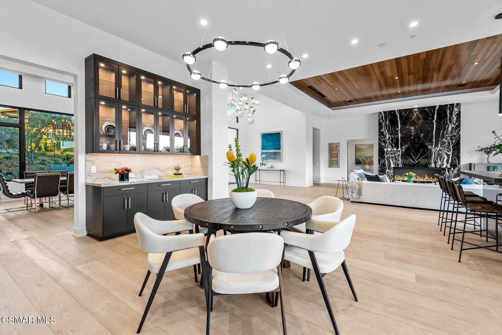 Thousand Oaks, California, 91362, United States, 5 Bedrooms Bedrooms, ,7 BathroomsBathrooms,Residential,Active,1900211