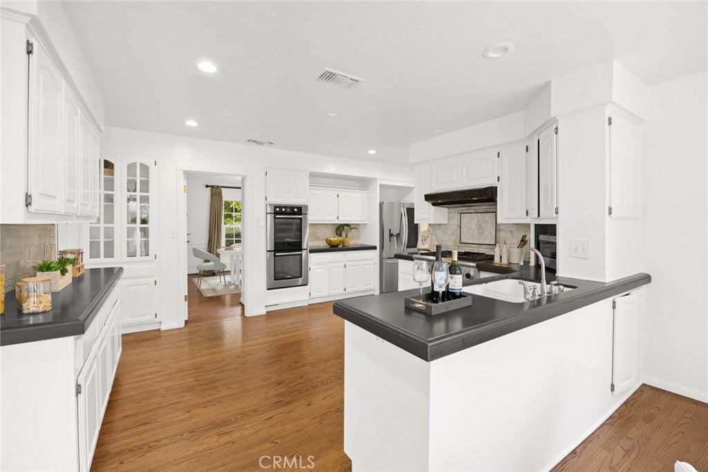 San Marino, California, 91108, United States, 4 Bedrooms Bedrooms, ,3 BathroomsBathrooms,Residential,Active,1993951