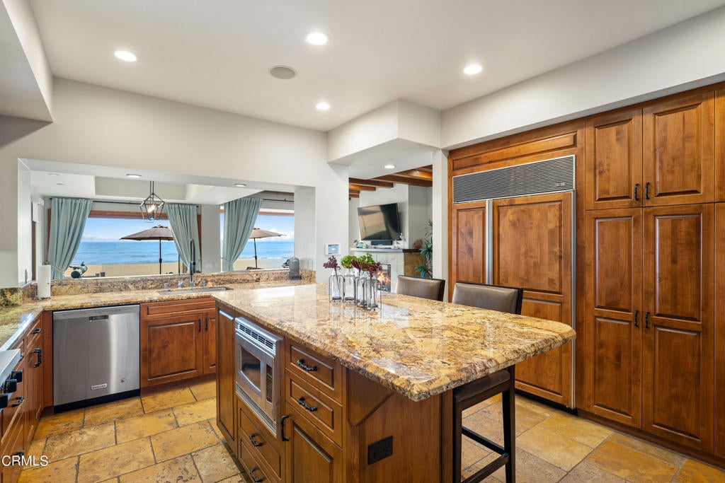 Oxnard, California, 93035, United States, 5 Bedrooms Bedrooms, ,5 BathroomsBathrooms,Residential,Active,2010576