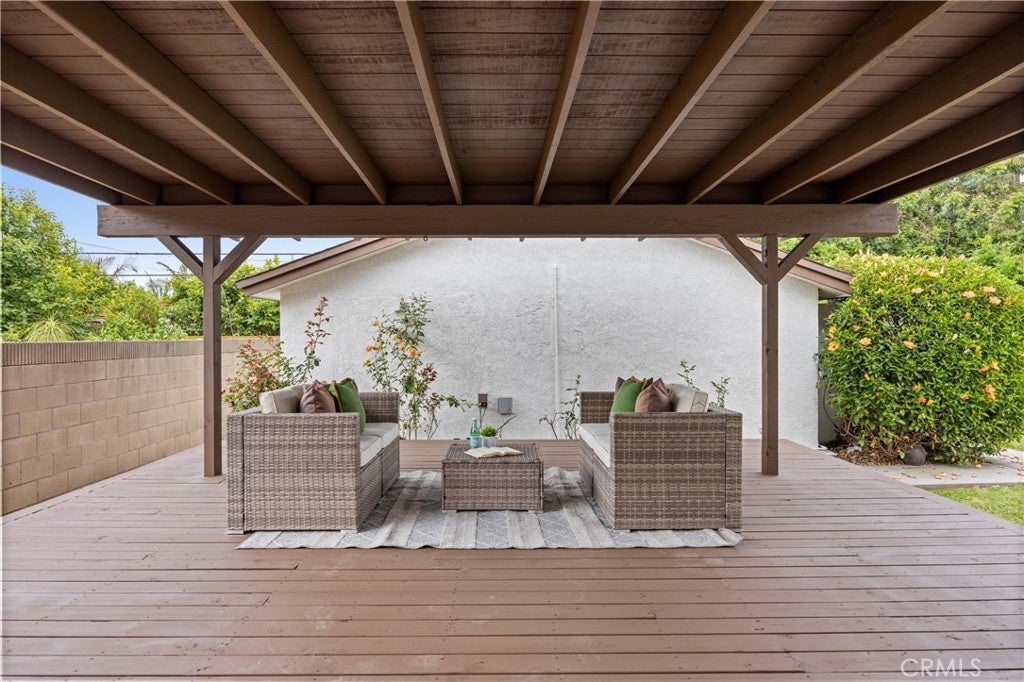 Downey, California, 90242, United States, 7 Bedrooms Bedrooms, ,6 BathroomsBathrooms,Residential,Contingent,1829948