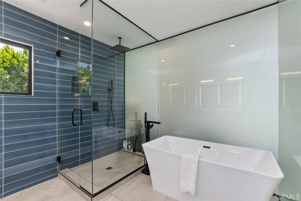 Palm Springs, California, 92264, United States, 4 Bedrooms Bedrooms, ,5 BathroomsBathrooms,Residential,Active,1999334