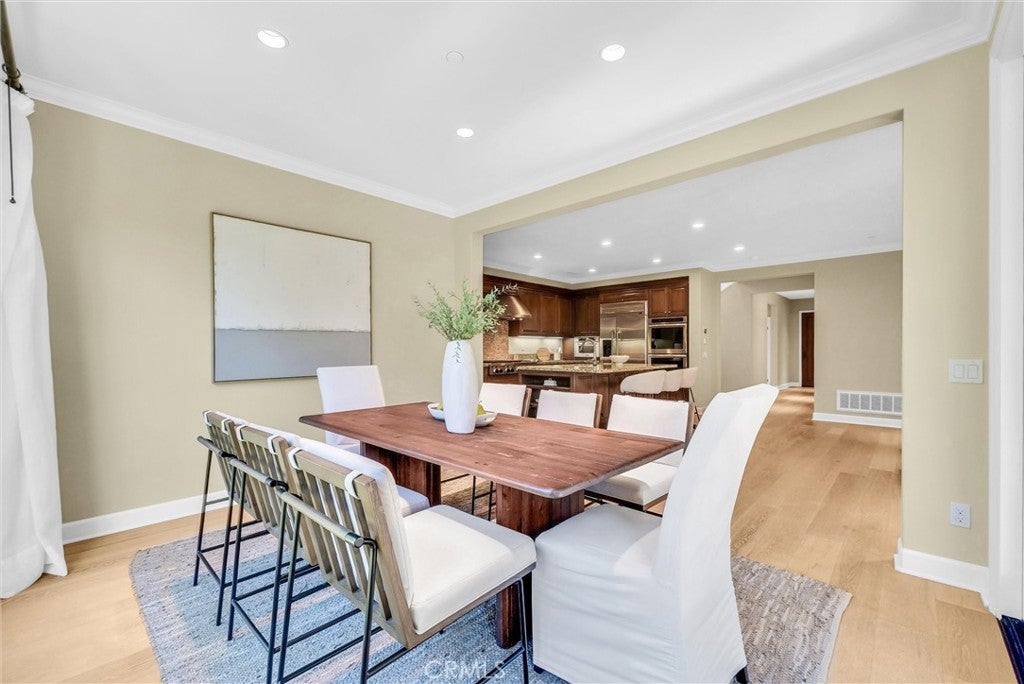 Irvine, California, 92620, United States, 4 Bedrooms Bedrooms, ,4 BathroomsBathrooms,Residential,Active,1986877