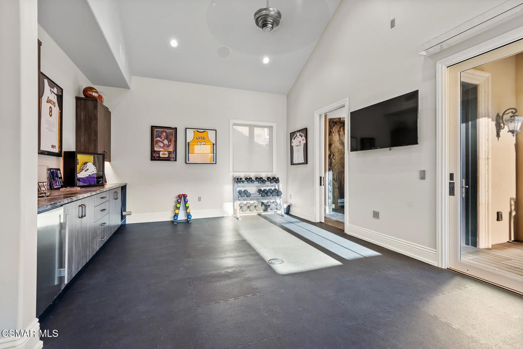 Thousand Oaks, California, 91361, United States, 7 Bedrooms Bedrooms, ,13 BathroomsBathrooms,Residential,Active,1748234