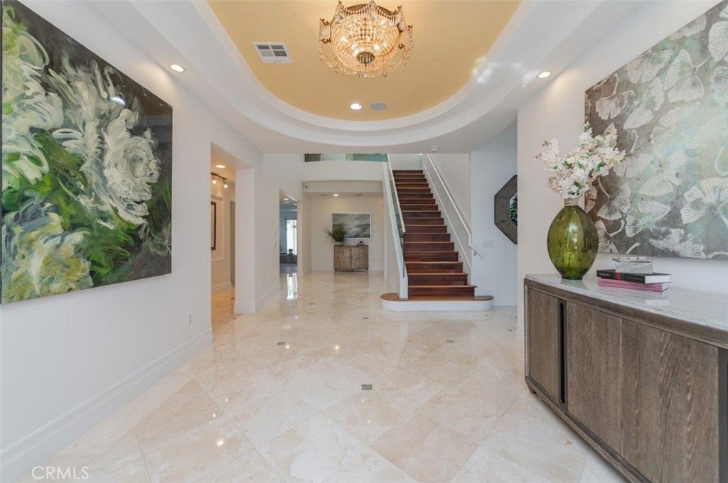 Pasadena, California, 91107, United States, 6 Bedrooms Bedrooms, ,5 BathroomsBathrooms,Residential,Active,1914920