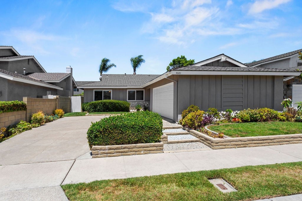 Seal Beach, California, 90740, United States, 4 Bedrooms Bedrooms, ,2 BathroomsBathrooms,Residential,Active,1900161
