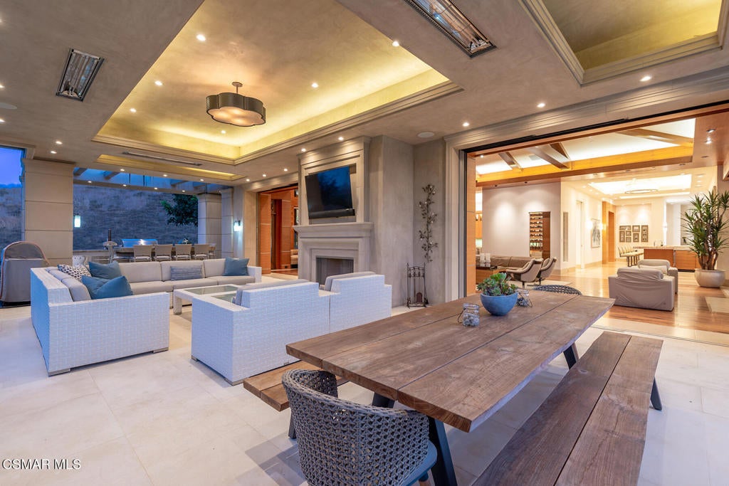 Thousand Oaks, California, 91362, United States, 6 Bedrooms Bedrooms, ,7 BathroomsBathrooms,Residential,Active,2007641