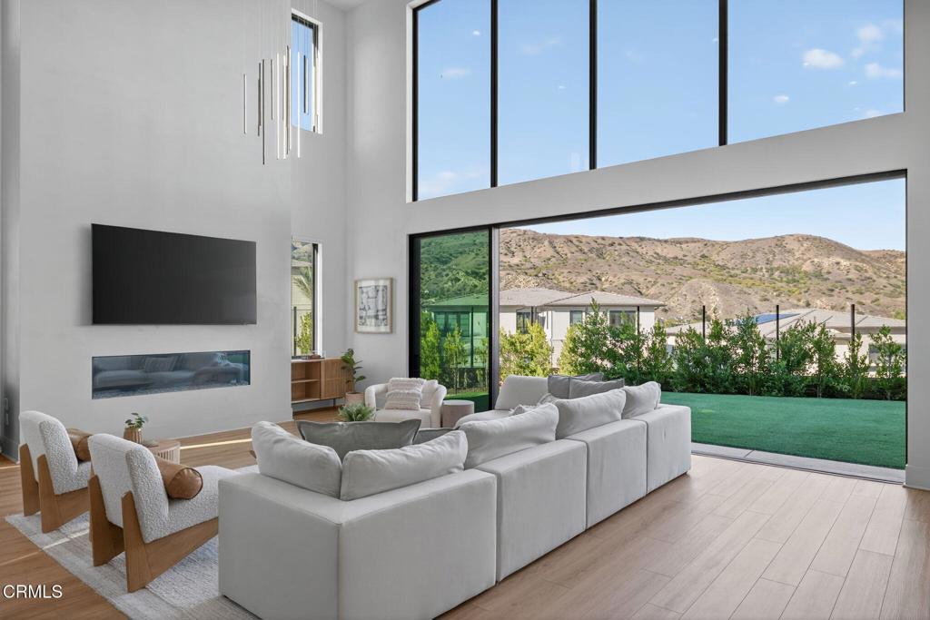 Porter Ranch, California, 91326, United States, 5 Bedrooms Bedrooms, ,6 BathroomsBathrooms,Residential,Active,1965808