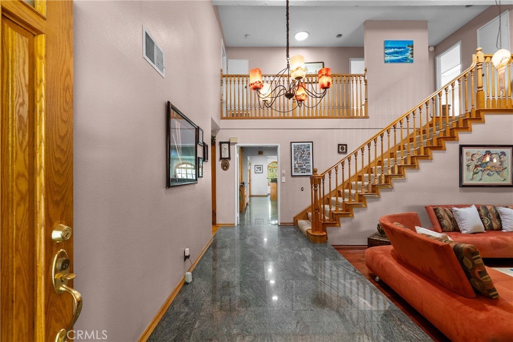 Northridge, California, 91324, United States, 5 Bedrooms Bedrooms, ,4 BathroomsBathrooms,Residential,Active,1952628