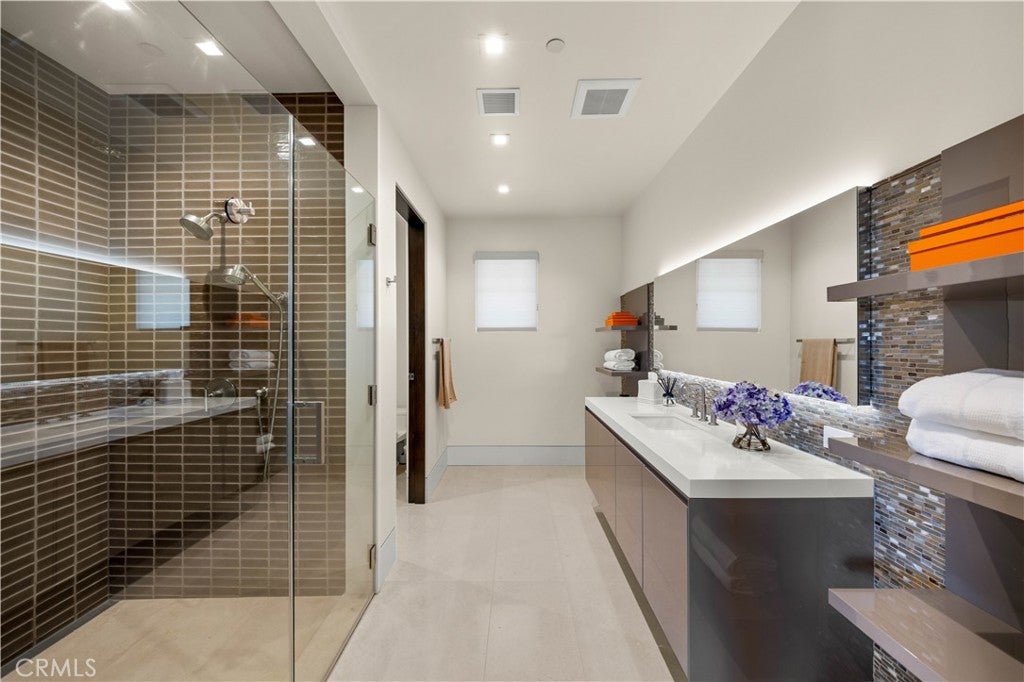 22588 Pacific Ln – image 21