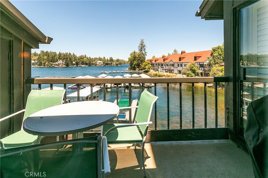 Lake Arrowhead, California, 92352, United States, 2 Bedrooms Bedrooms, ,3 BathroomsBathrooms,Residential,Active,1908134