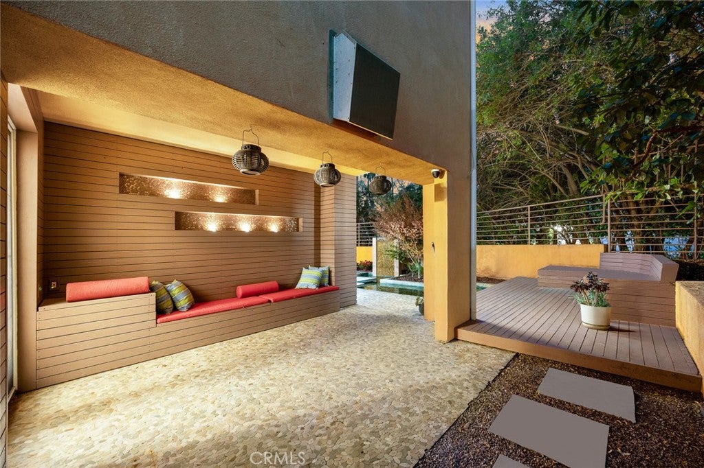 South Pasadena, California, 91030, United States, 4 Bedrooms Bedrooms, ,5 BathroomsBathrooms,Residential,Active,1968417