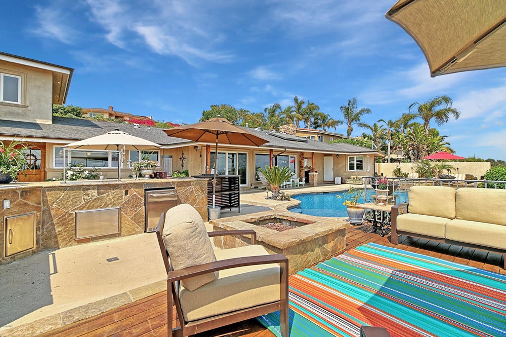 Ventura, California, 93003, United States, 4 Bedrooms Bedrooms, ,4 BathroomsBathrooms,Residential,Active,1944051