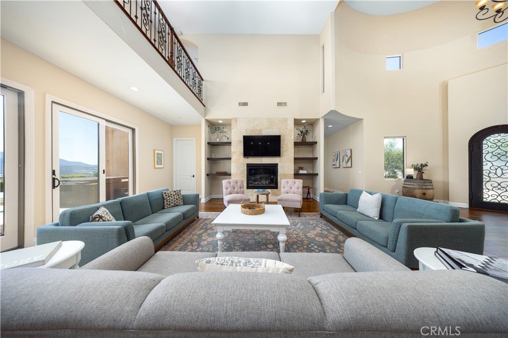 Temecula, California, 92592, United States, 5 Bedrooms Bedrooms, ,4 BathroomsBathrooms,Residential,Active,1970960