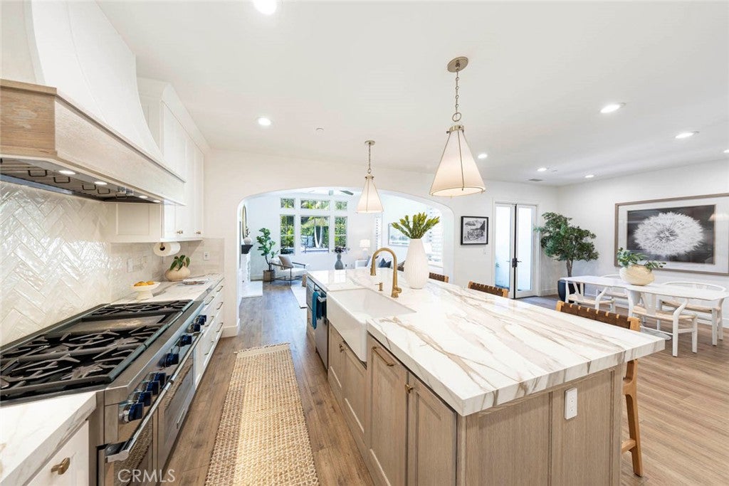 San Clemente, California, 92673, United States, 6 Bedrooms Bedrooms, ,5 BathroomsBathrooms,Residential,Active,1922275