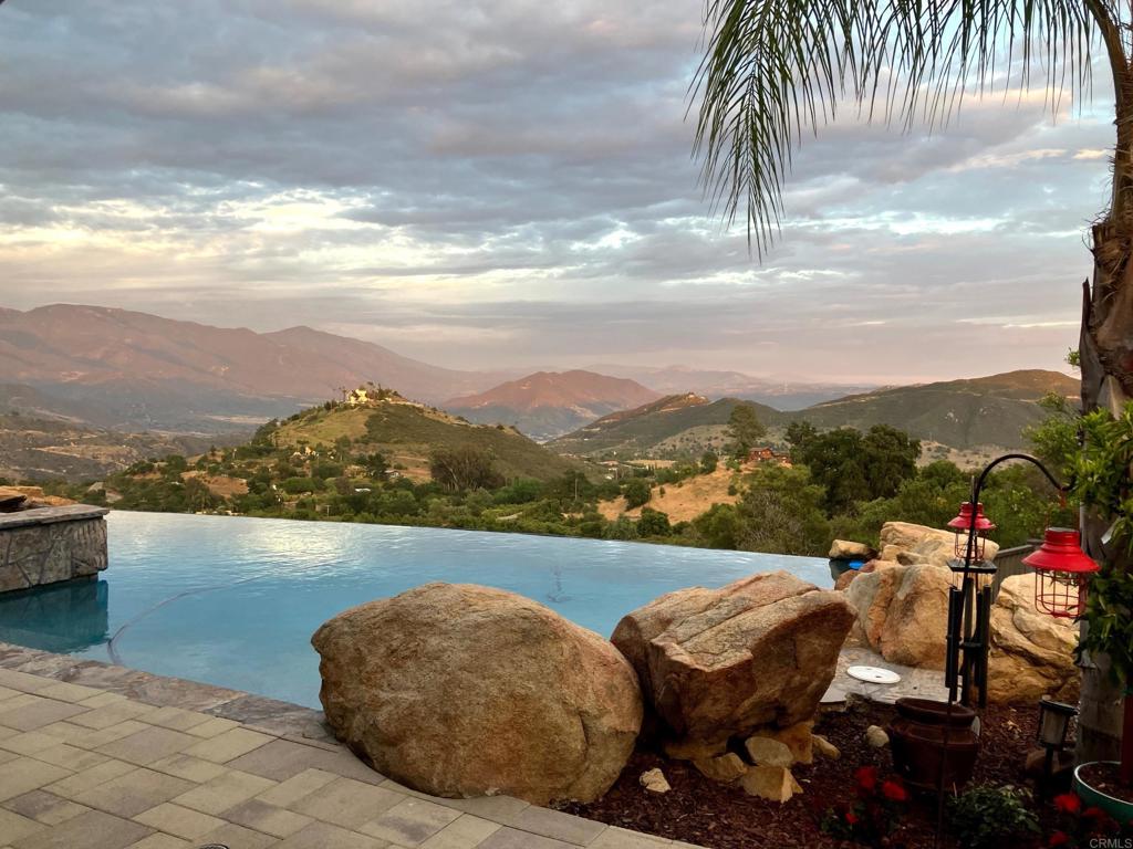 Fallbrook, California, 92028, United States, 3 Bedrooms Bedrooms, ,2 BathroomsBathrooms,Residential,Pending,1929395