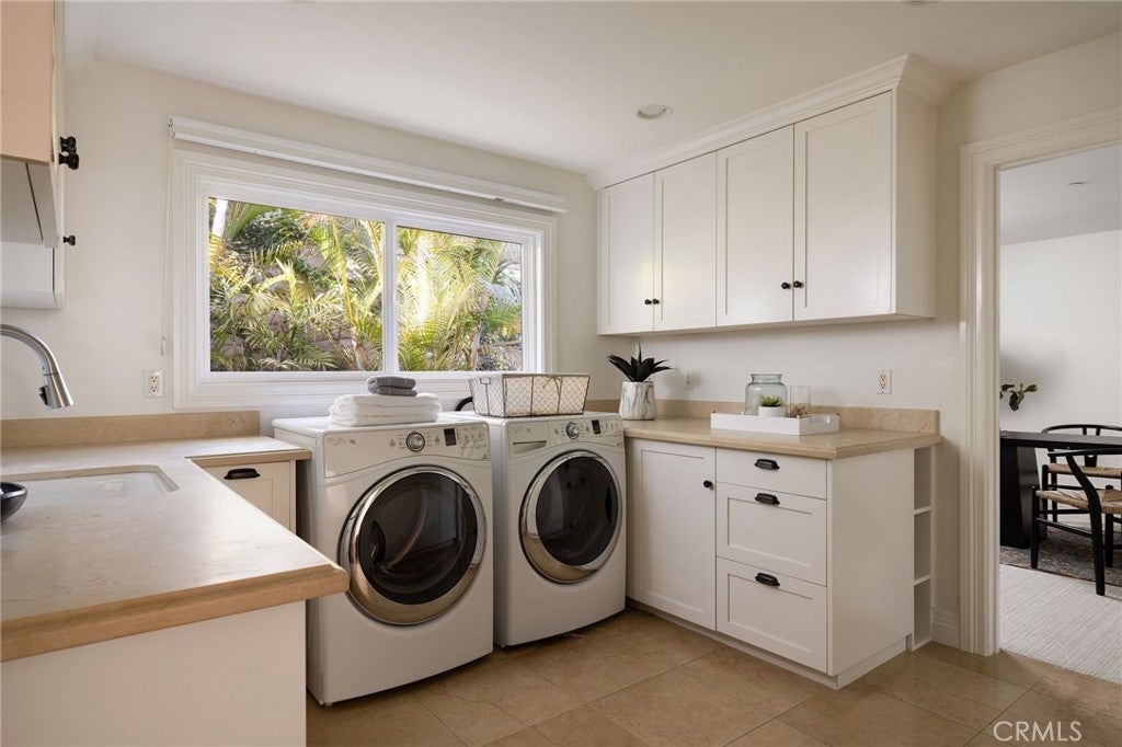 Corona Del Mar, California, 92625, United States, 4 Bedrooms Bedrooms, ,3 BathroomsBathrooms,Residential,Active,1871240