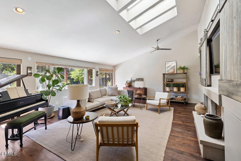 Ojai, California, 93023, United States, 3 Bedrooms Bedrooms, ,3 BathroomsBathrooms,Residential,Active,1920241