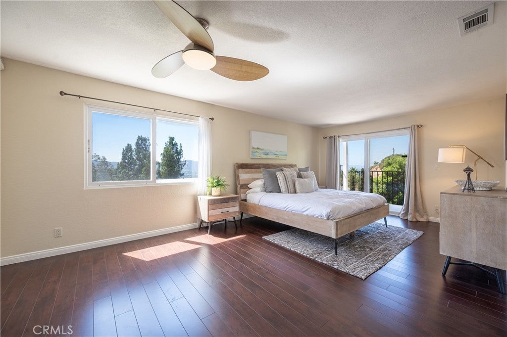 Burbank, California, 91501, United States, 5 Bedrooms Bedrooms, ,5 BathroomsBathrooms,Residential,Active,1943797