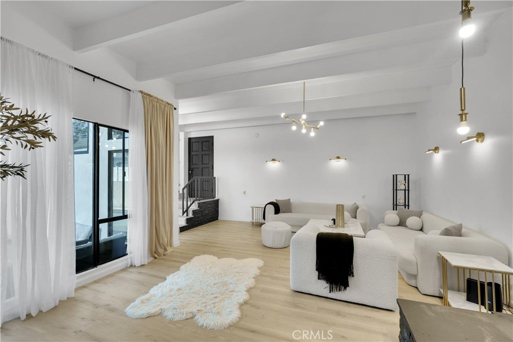 Glendale, California, 91206, United States, 4 Bedrooms Bedrooms, ,3 BathroomsBathrooms,Residential,Active,1963262