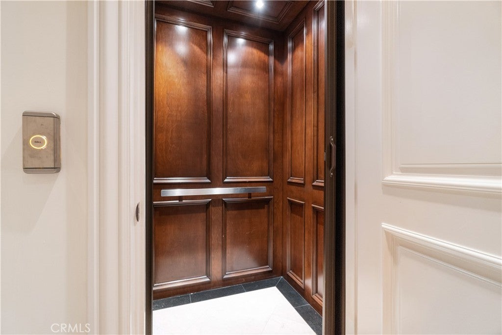 Valencia, California, 91381, United States, 7 Bedrooms Bedrooms, ,10 BathroomsBathrooms,Residential,Active,1959930